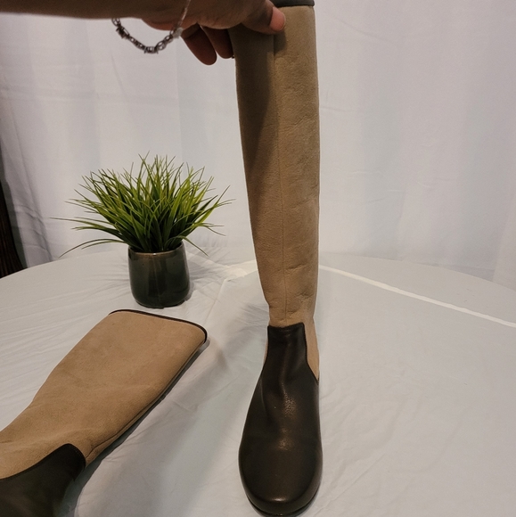 Lola Cruz Boots - Picture 3 of 7